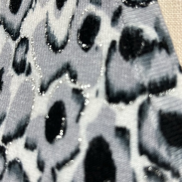 Cache sweater - Picture 2 of 8